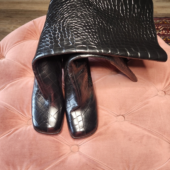 Jeffrey Campbell Boots - Picture 2 of 9